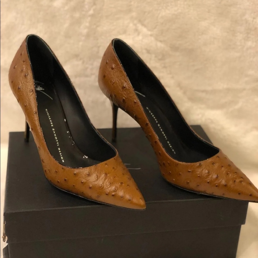 Leather brown Giuseppe zinottie